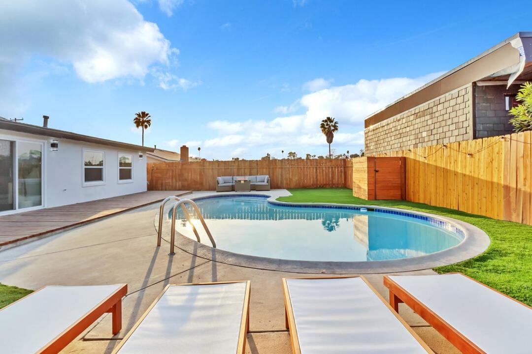 Luxe W Pool & Firepit, Bachelorette Friendly *